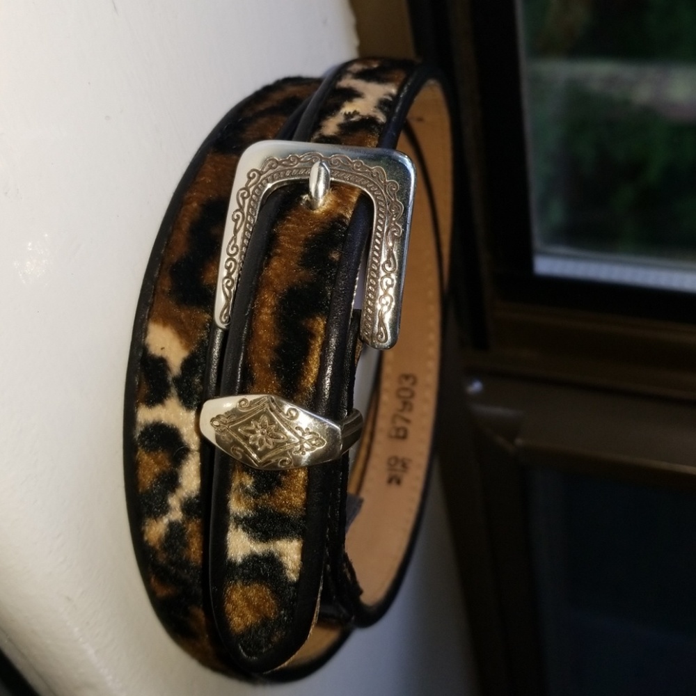 Brighton animal print belt.   Marked m/30. euc